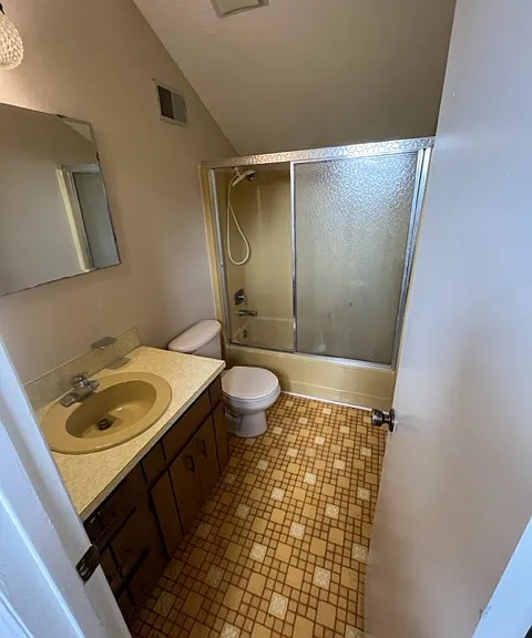 137 Hillcrest St — Photo 12