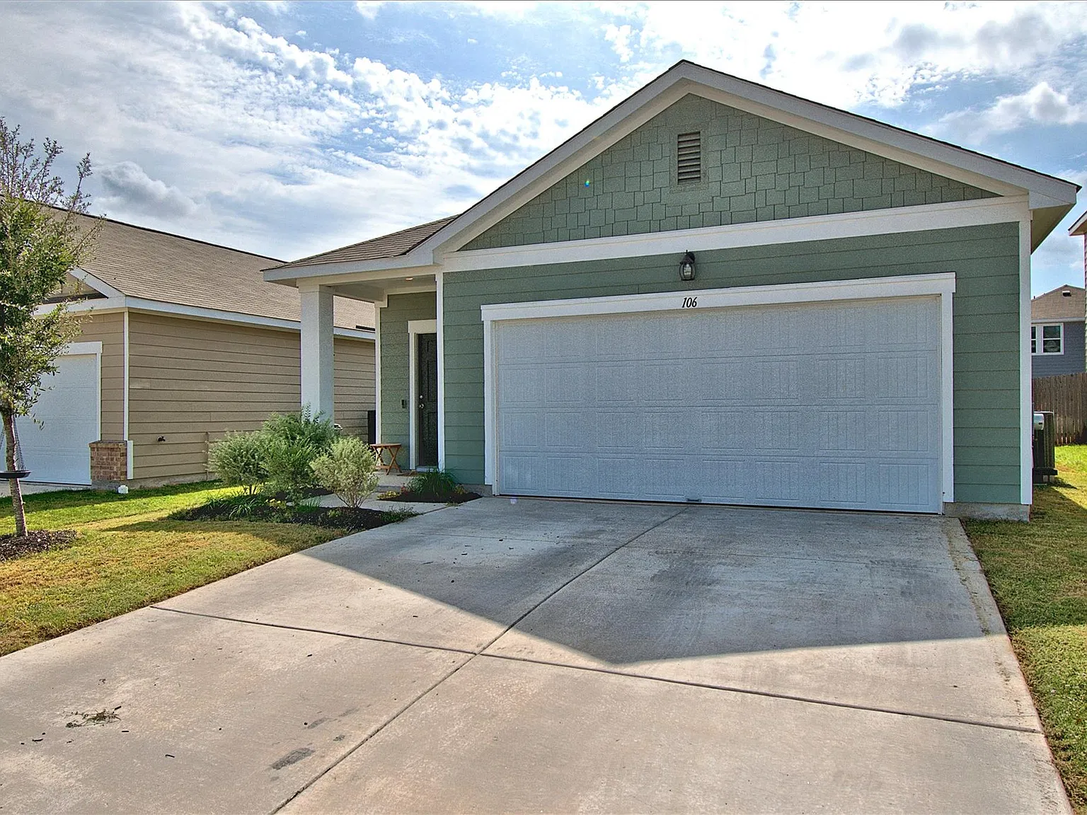 3 bed, 2.0 bath, 1498 sqft, $1,950 — Photo 1