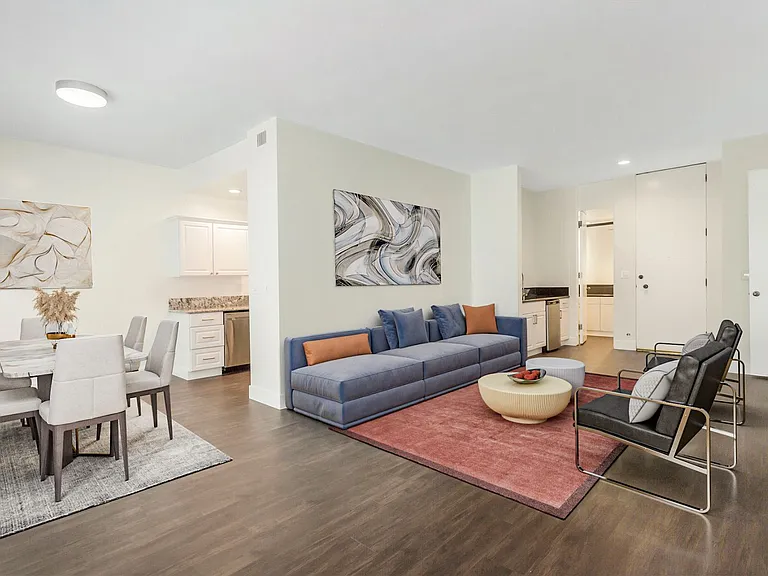 350 S Reeves Dr — Photo 16