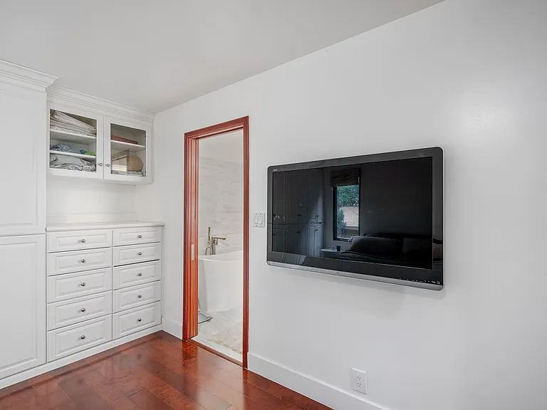 10013 Westwanda Dr — Photo 16