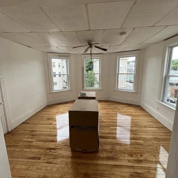 279 Grafton St — Photo 1
