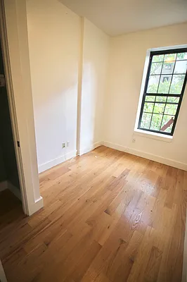 Rented by Delmark Realty LLC | media 37