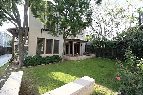 71 N Bonnie Ave #2 Photo 1