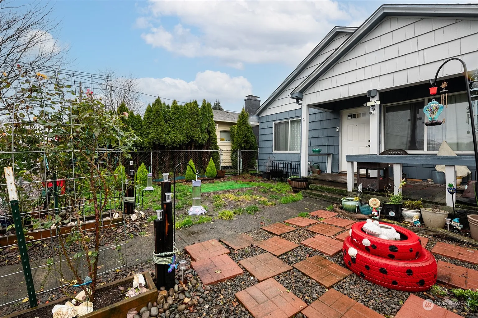 720 W 3rd Street photo 1