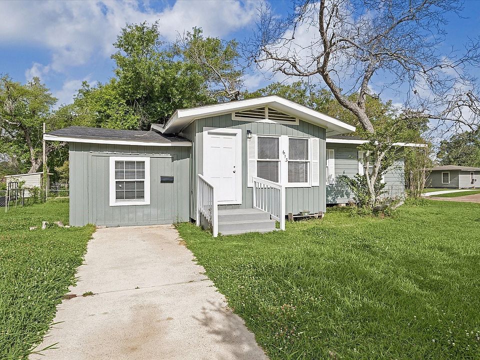1st image of 613 Winding Way St