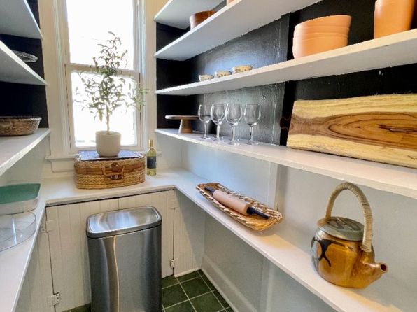 1625 E Webster Pl #A