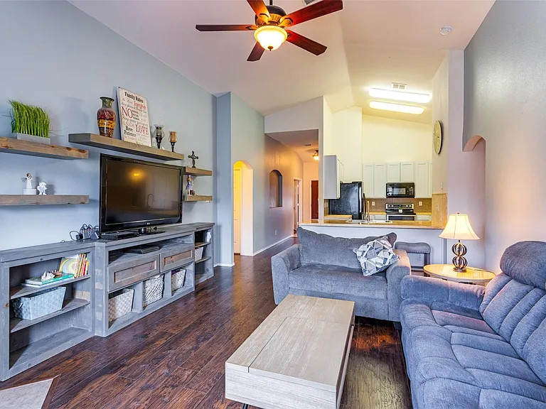 1213 Columbus Ln — Photo 18