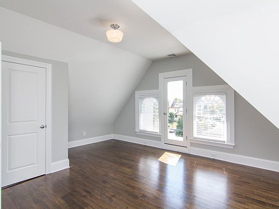 Bedroom/Exit to Balcony
