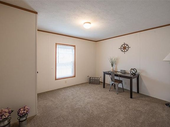 3rd image of 106 Farnsworth Dr