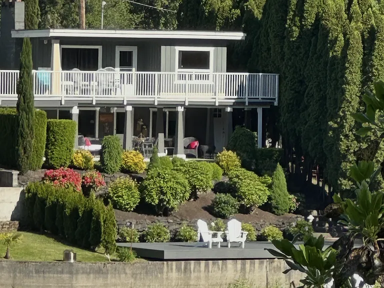 4943 Thompson Ln SE — Photo 1