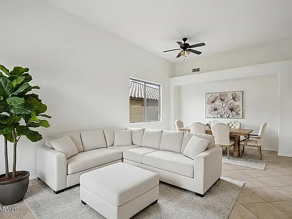 5 bed, 2199 sqft, $2,500 — Photo 3