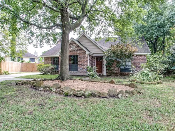 2703 Dovewood Ln, Spring, TX 77373