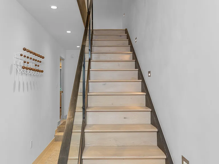 240 S Mahoney Dr #8 — Photo 26
