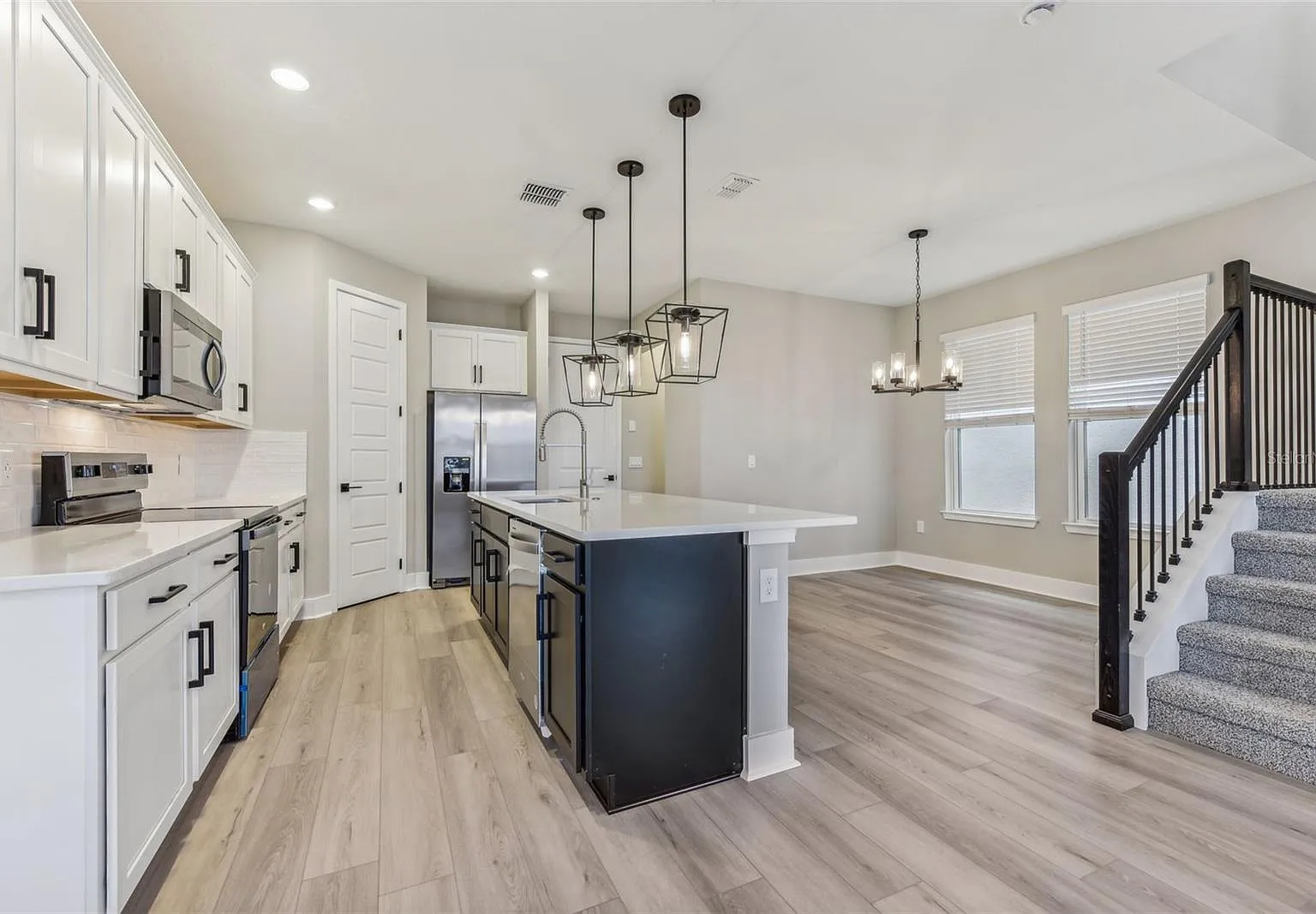 3 bed, 2.5 bath, 2184 sqft, $2,250 — Photo 4