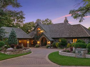 10528 Parker Dr, Eden Prairie, MN 55347