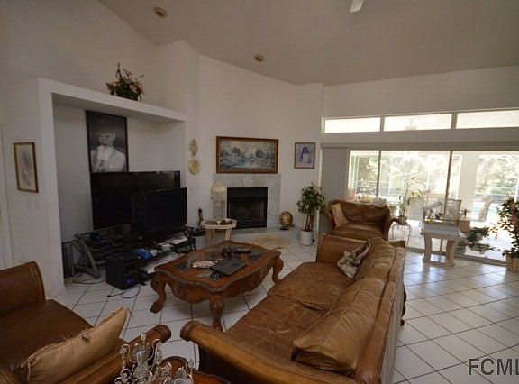 4th image of 14 Edgar Ln