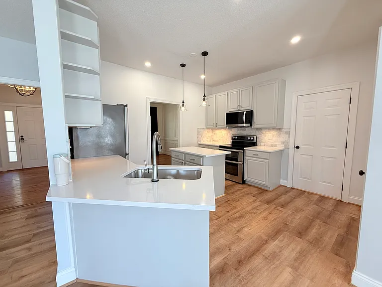 Breakfast bar allows for some bar stool seating!