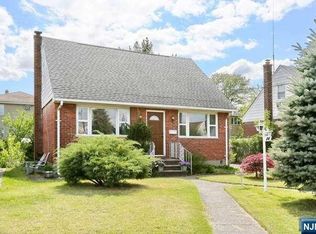 26 Crescent Rd, Wallington, NJ 07057