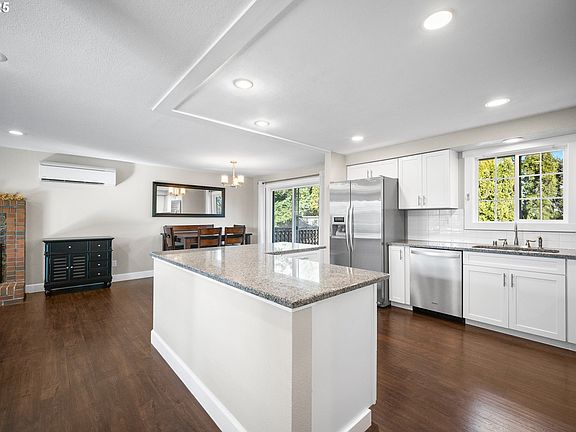 5th image of 2307 SE Talton Ave