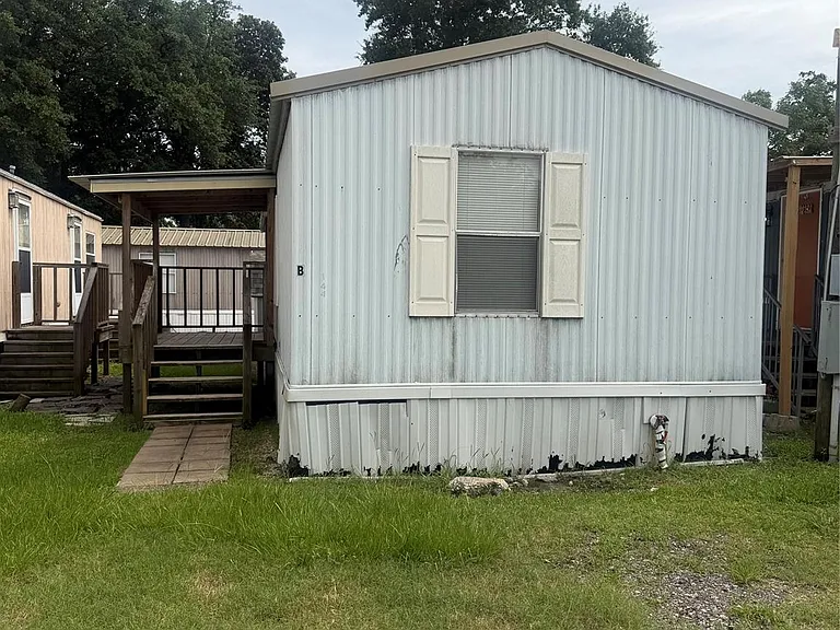 601 Clear Lake Rd #B — Photo 12