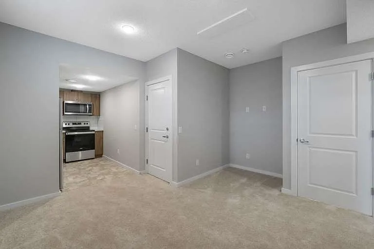 1 bed, 1.0 bath, $1,300 — Photo 3