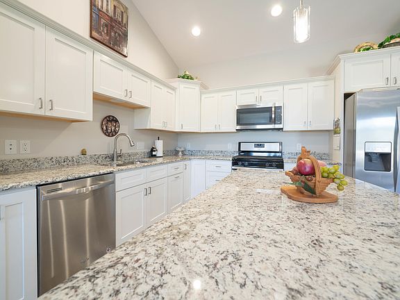 3rd image of 56418 Terra Vista Blvd
