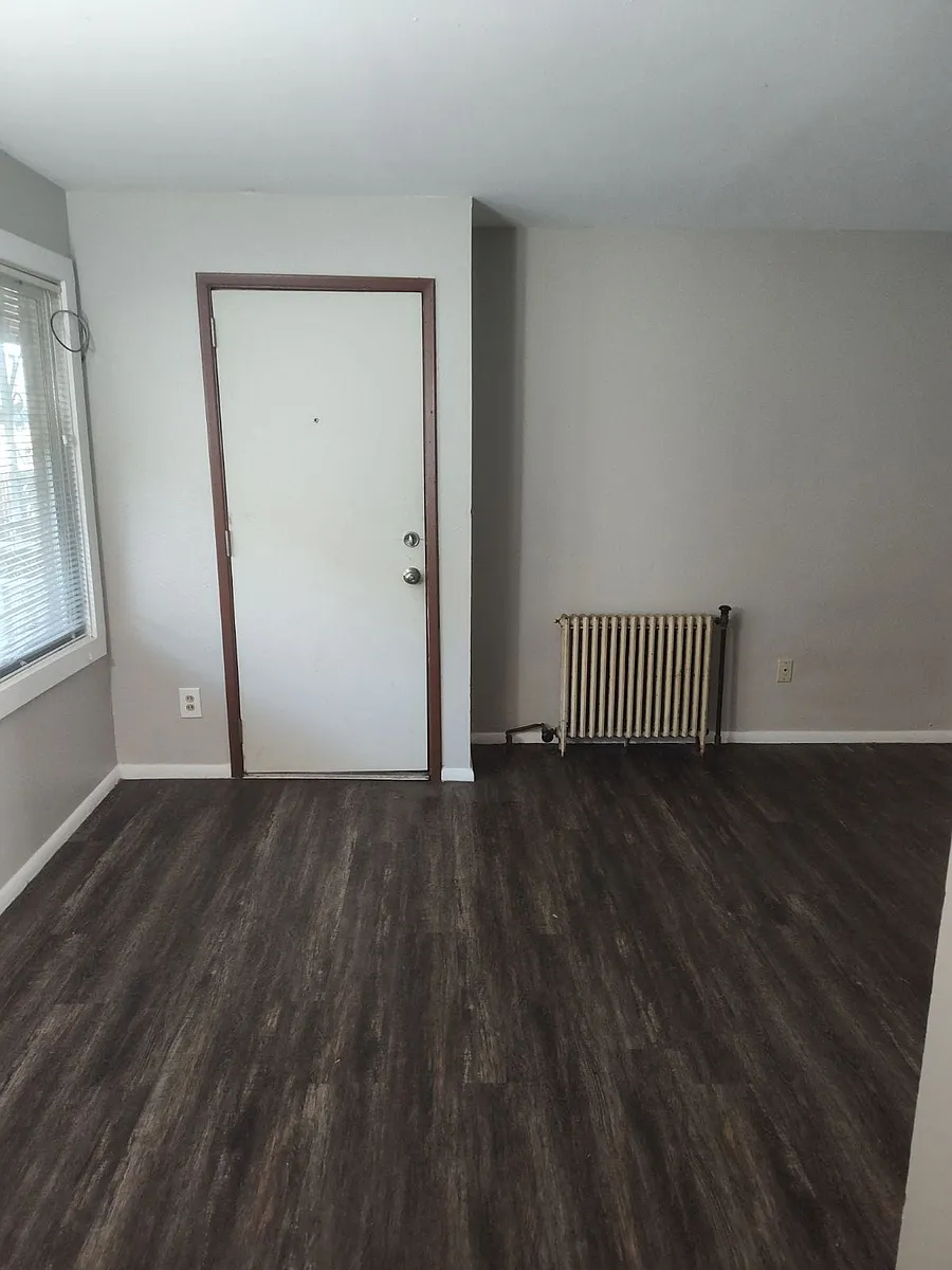 Building Photo - 8600 Aurora Ave N #2