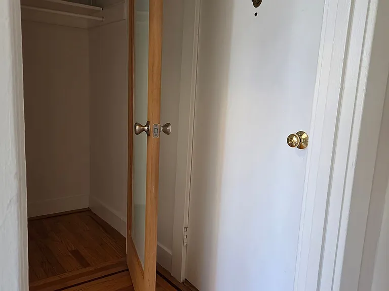 1201 Green St — Photo 9