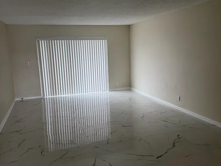 3000 Riverside Dr #201-1 — Photo 8