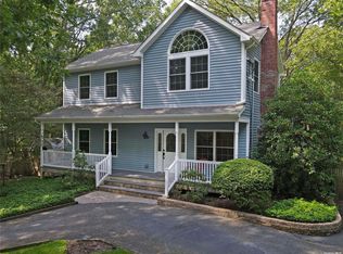 36 Cheemaun Trl, Ridge, NY 11961