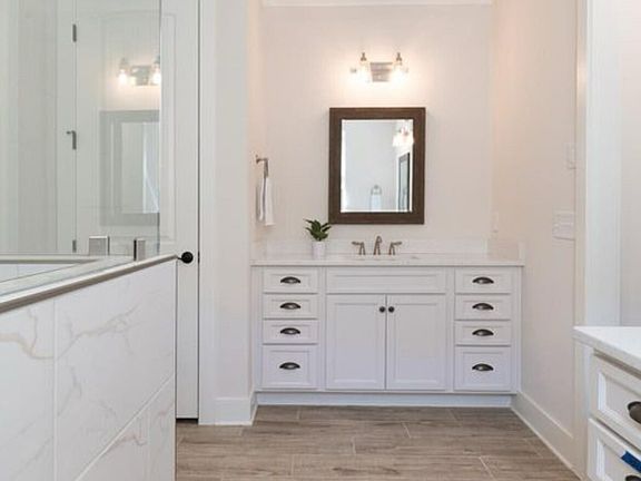 4th image of 4020 Lioncrest Ln