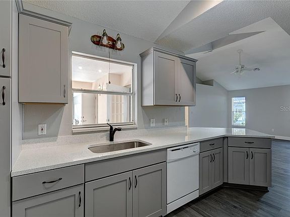 4th image of 10116 Silver Bluff Dr