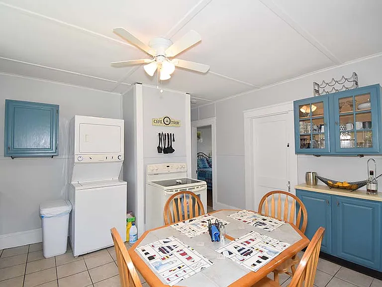27 Saint James Rd — Photo 3