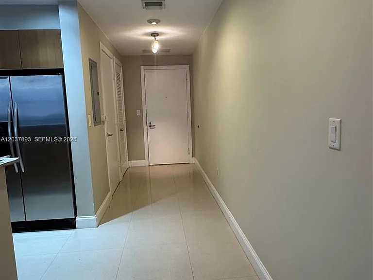 1060 Brickell Ave #4115 — Photo 2