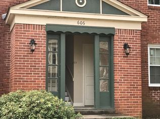 606 Ridgeway Dr, Little Rock, AR 72205