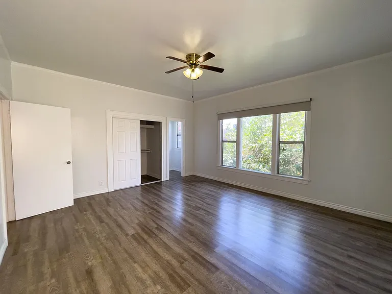 258 S Kenmore Ave — Photo 8