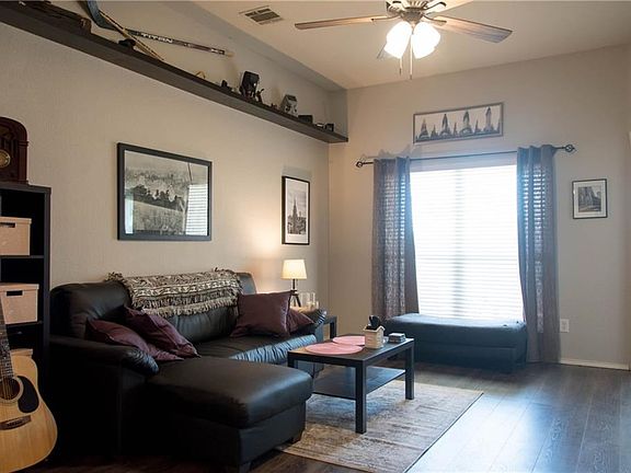 3rd image of 801 Stags Leap Dr