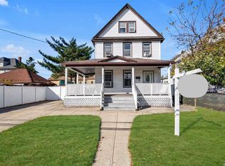 13938 249th St, Rosedale, NY 11422