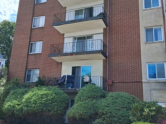 2nd image of 80 Main St APT 9