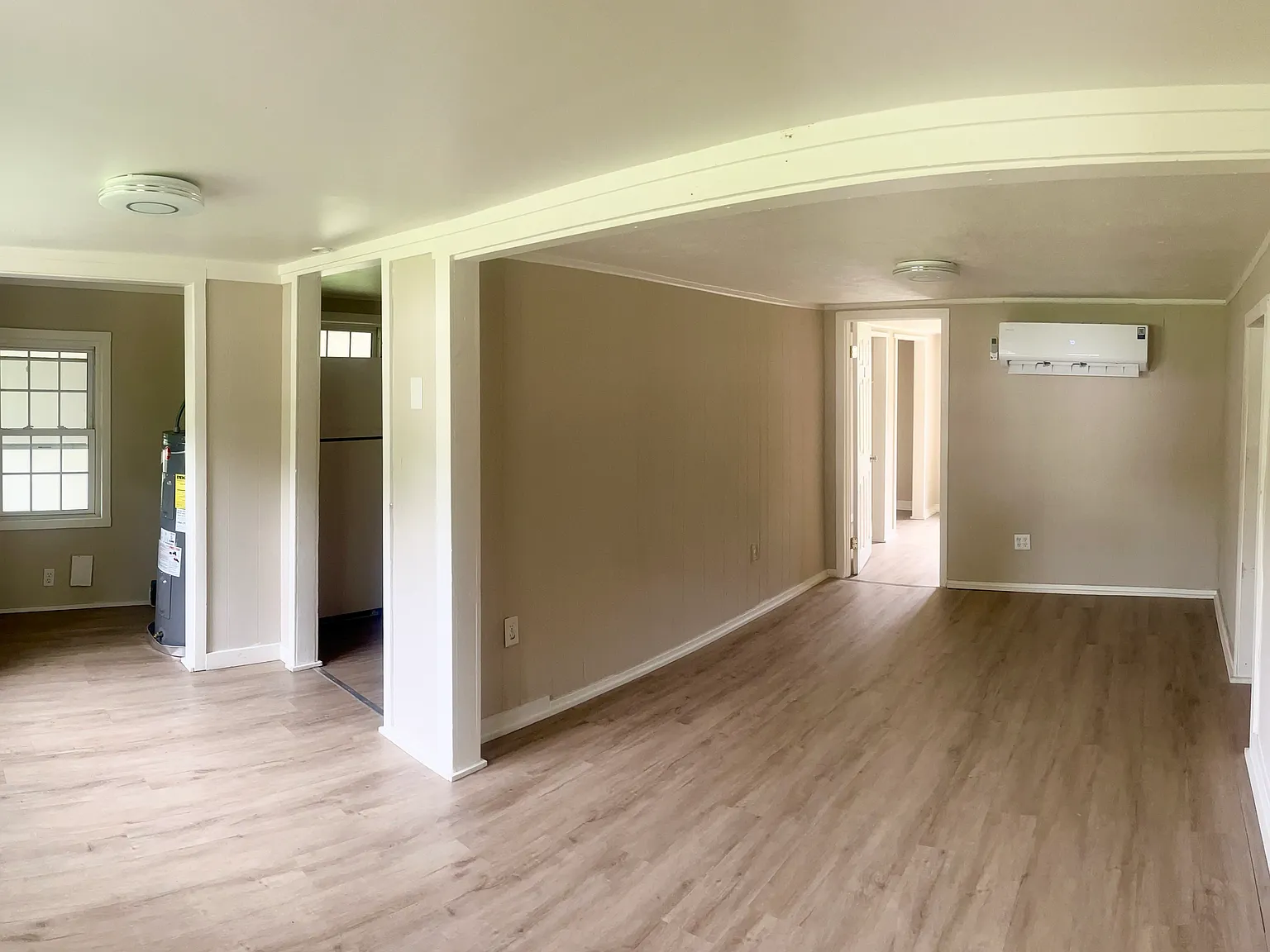 3 bed, 900 sqft, $1,150 — Photo 2