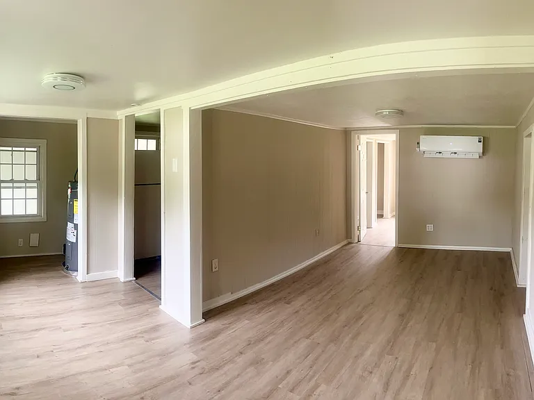 210 Downey St — Photo 2