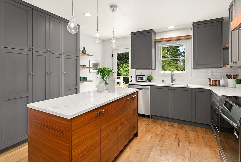 5th image of 9219 5th Avenue NE