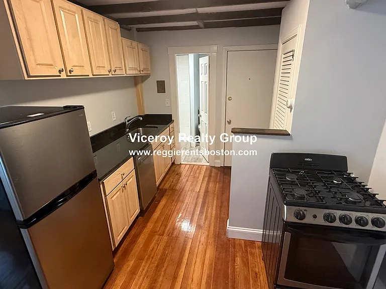 232 Cambridge St #4V — Photo 3