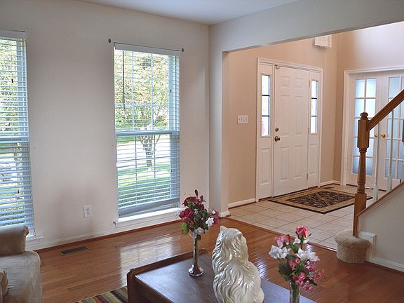5th image of 68 Brittany Ln
