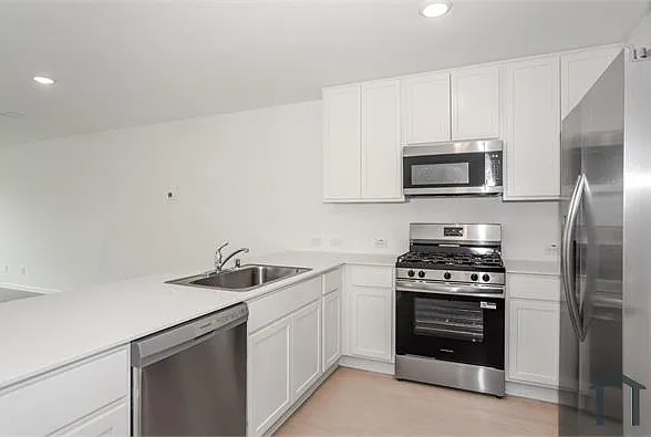 1419 Merlin Bluff St — Photo 9