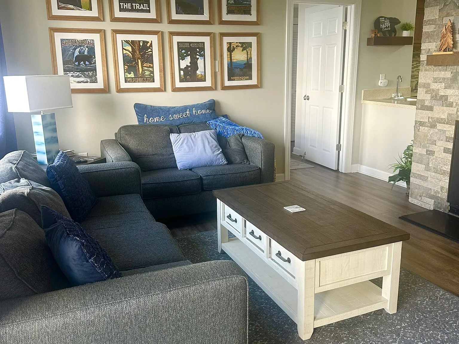 2 bed, 968 sqft, $2,300 — Photo 2