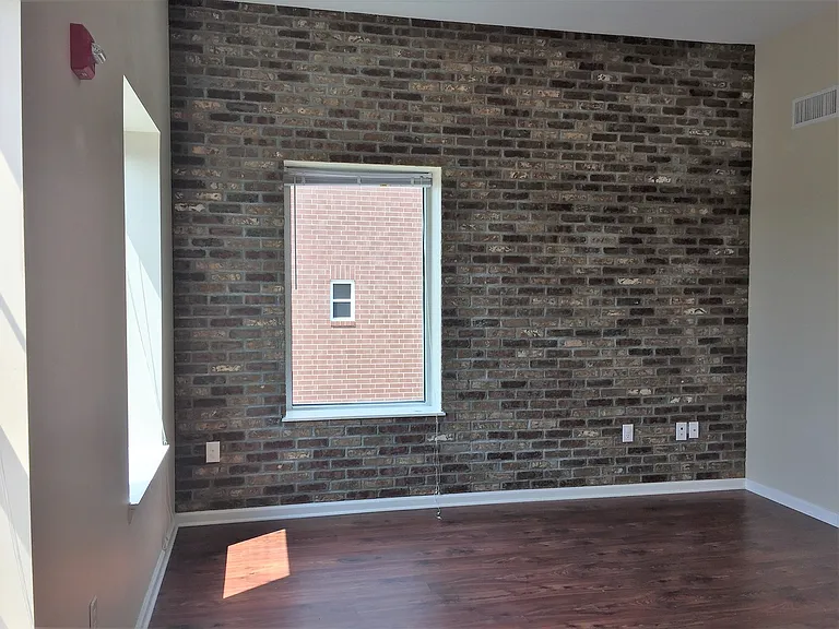 Morton Grad Apartments — Photo 52