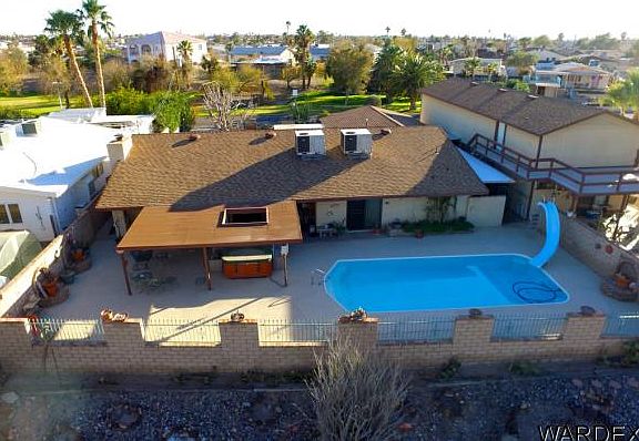 4th image of 1047 Terrace Dr