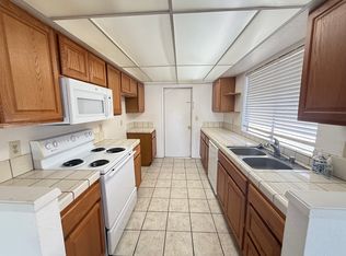 595 W Alamos Ave, Clovis, CA 93612