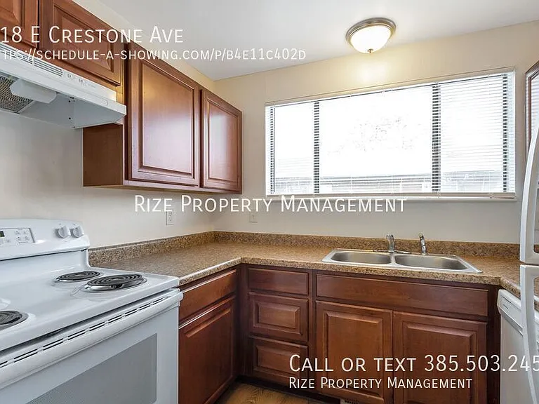 218 E Crestone Ave — Photo 2